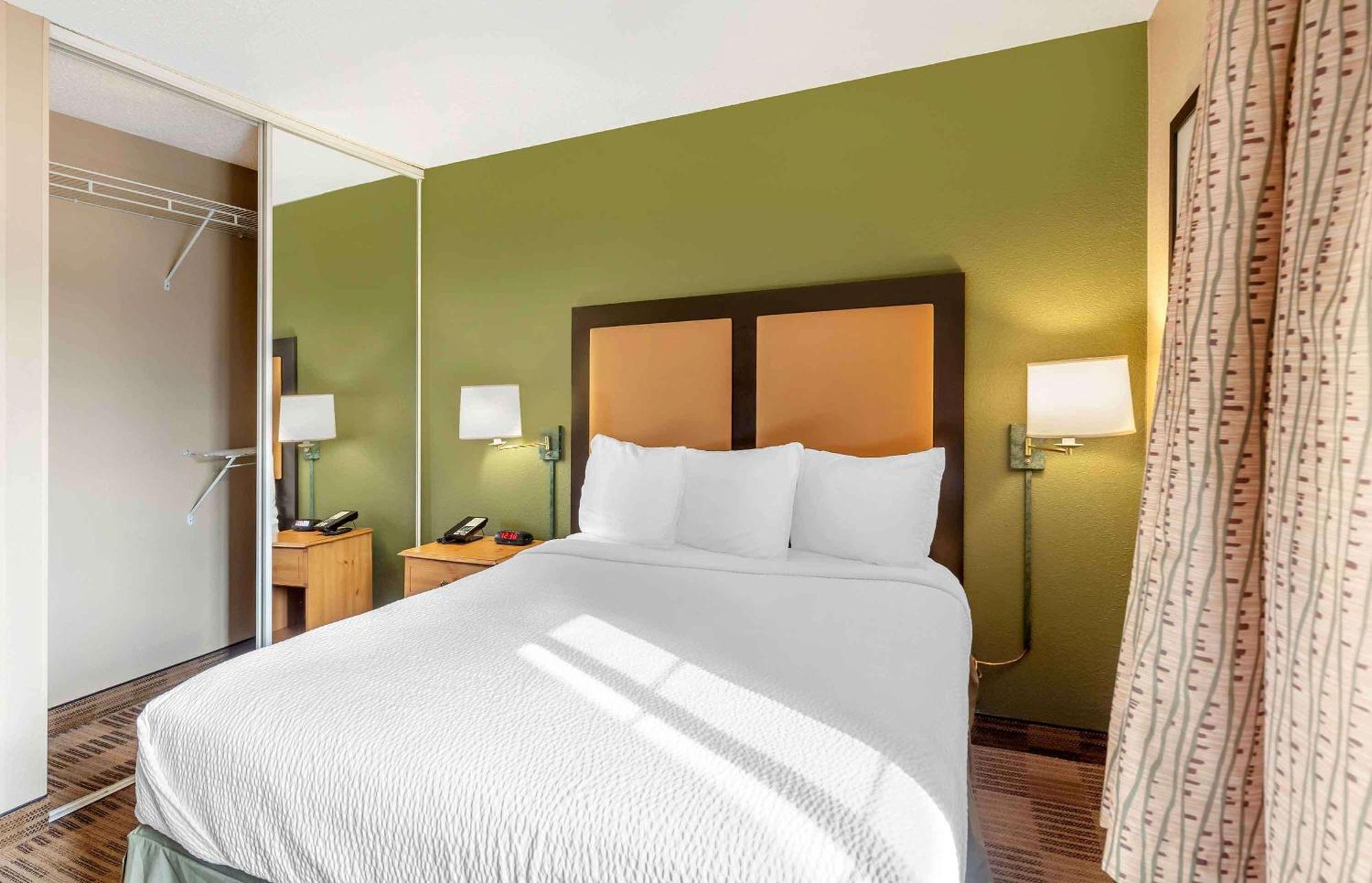 Extended Stay America Select Suites - Chicago - Westmont - Oak Brook Dış mekan fotoğraf