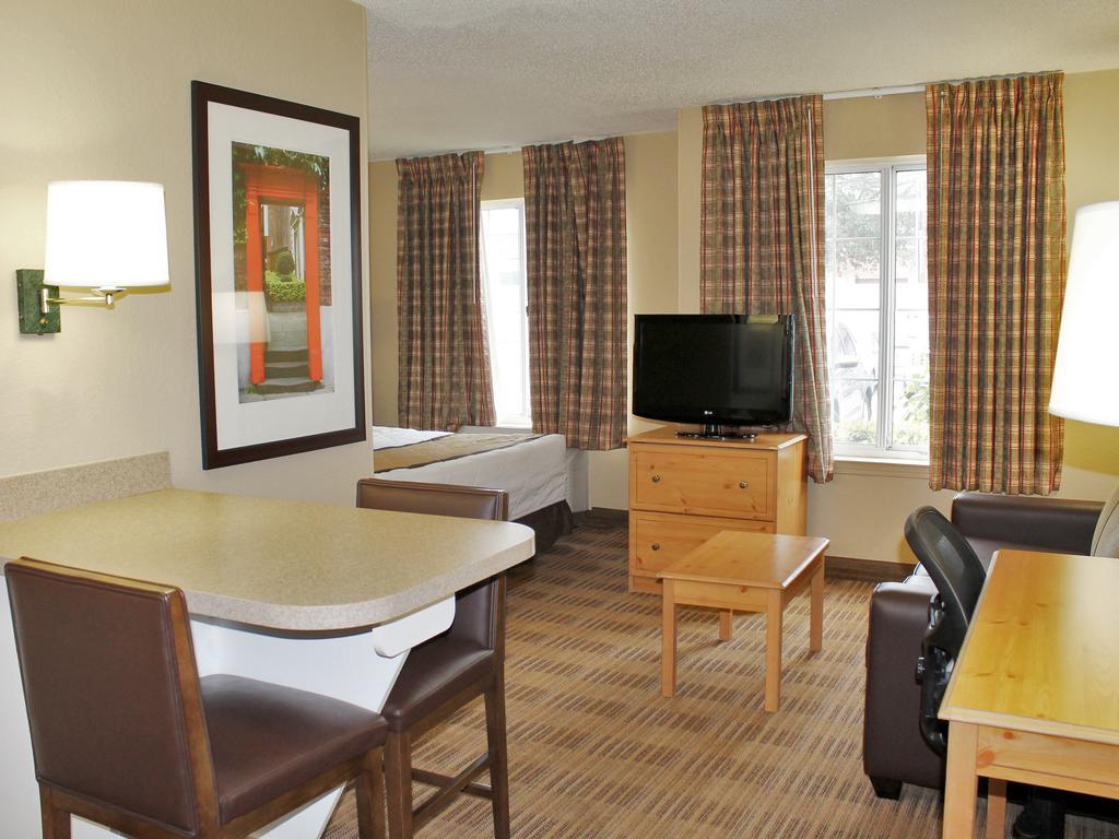 Extended Stay America Select Suites - Chicago - Westmont - Oak Brook Dış mekan fotoğraf